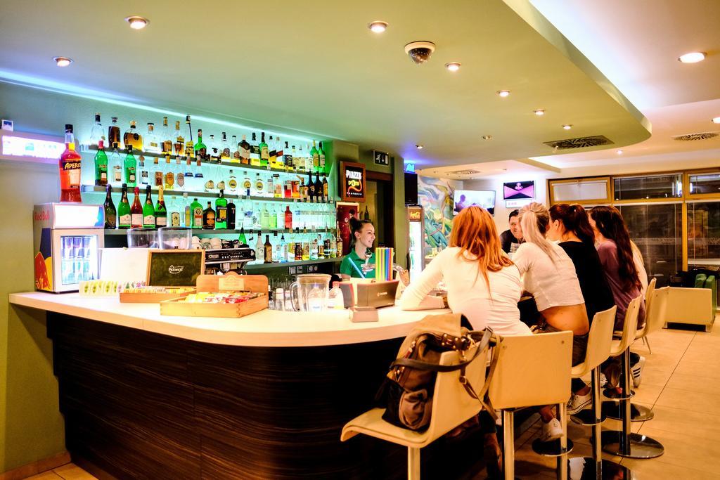 Hotel Deluxe With Free Wellness And Fitness Centrum Nitra Exterior foto