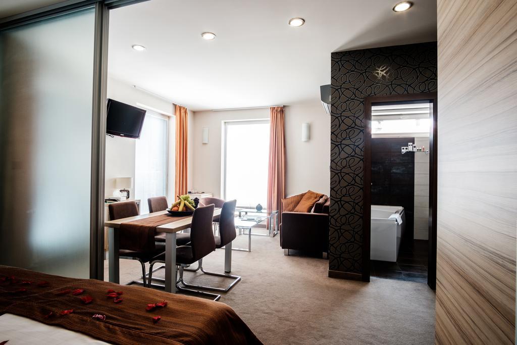 Hotel Deluxe With Free Wellness And Fitness Centrum Nitra Exterior foto