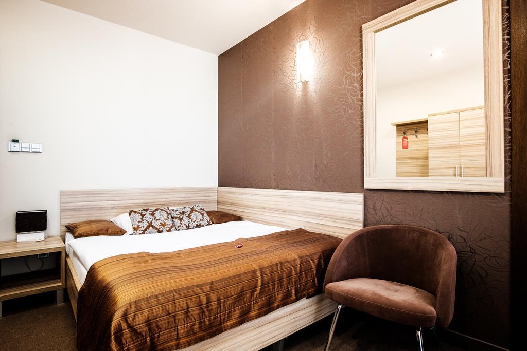 Hotel Deluxe With Free Wellness And Fitness Centrum Nitra Cameră foto